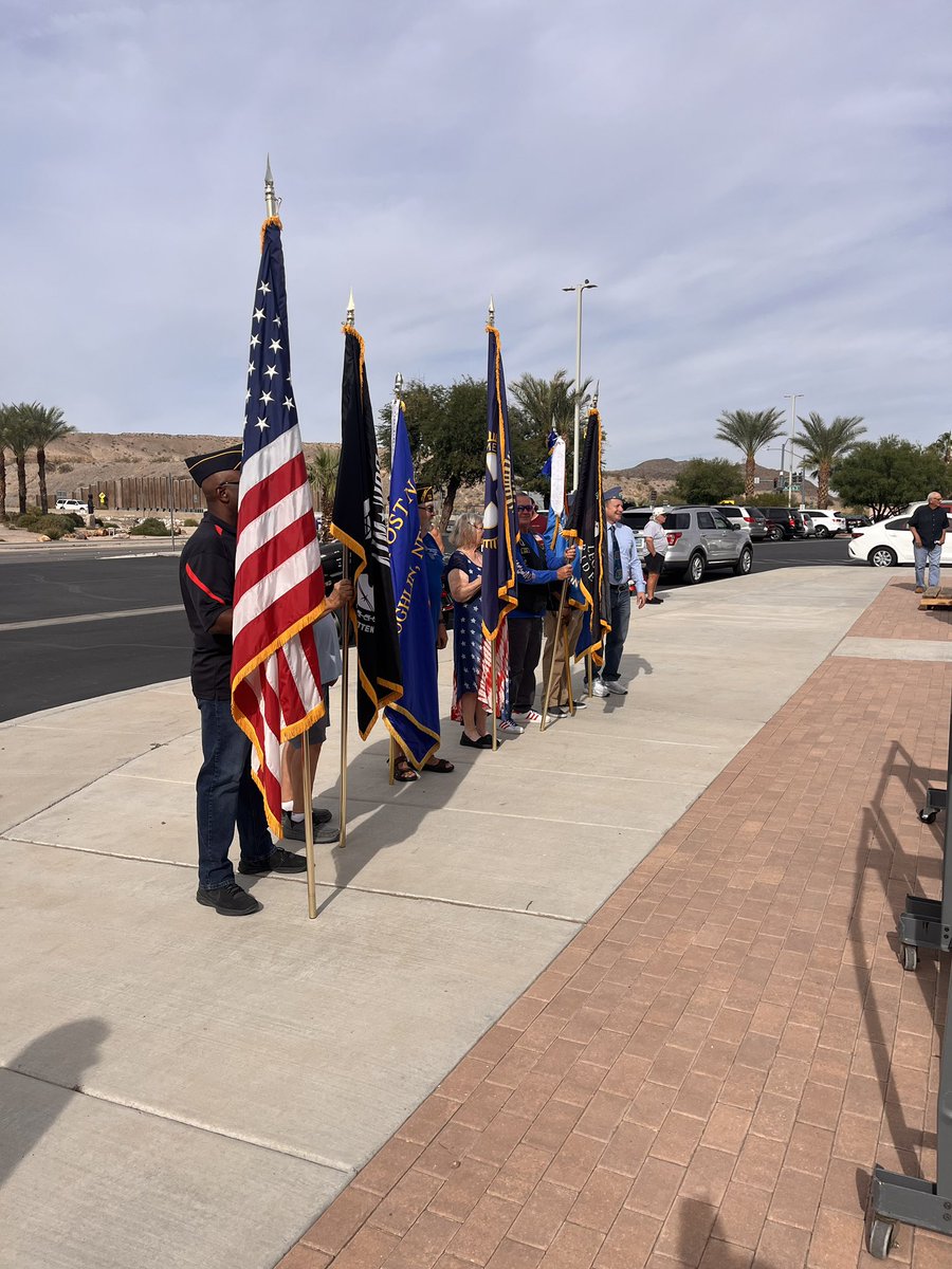 CommishNaft's tweet image. Honoring #VeteransDay in #Laughlin with the Avenue of the Flags Ceremony 🇺🇸