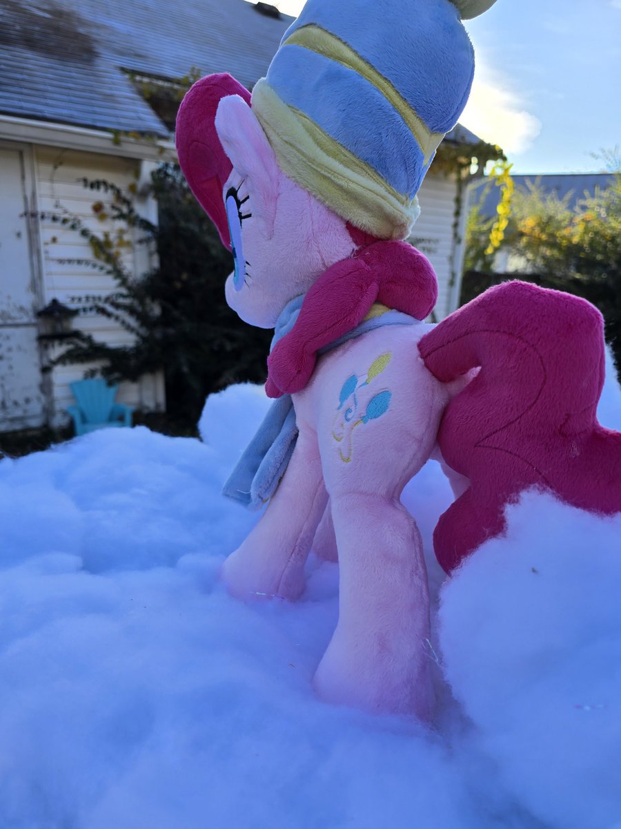 Finished Pinkie Pie! ^.^ 
youtube.com/shorts/E16_8vc…