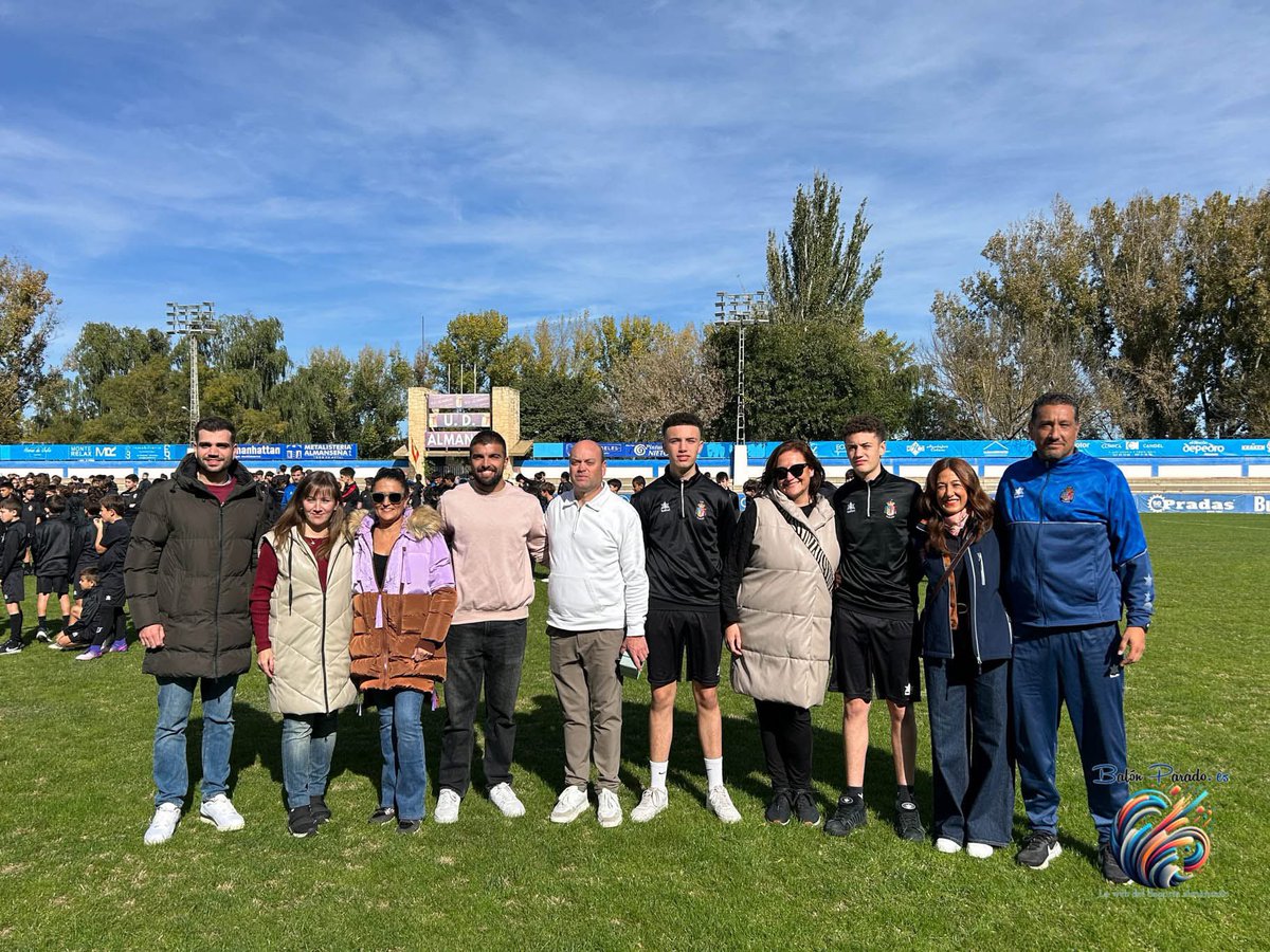 Presentación👋🏼👏🏼🫶🏼 de la Escuela de Fútbol Base Almansa👨‍🏫⚽️💙
📰La noticia
📸Las fotos
🌐En la web BalonParado.📱💻
<a href="/AlmansaCiudad/">AlmansaCiudad</a> <a href="/EFBAlmansa/">E.F.B.Almansa</a> 
👇🏼👇🏼
balonparado.es/presentacion-d…