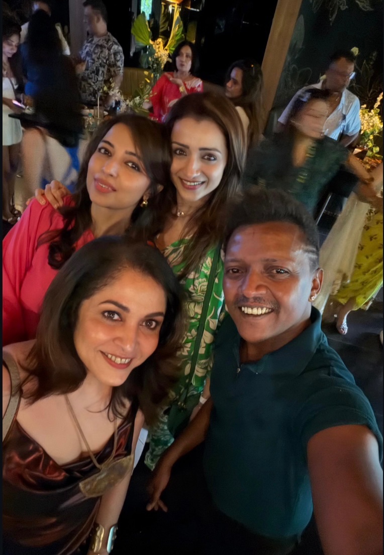rycbar_NINENINE's tweet image. Another set of pics of Trisha &amp;amp; her friends from last weekend ✨❤️🧿

@trishtrashers #Trisha❤️🧿