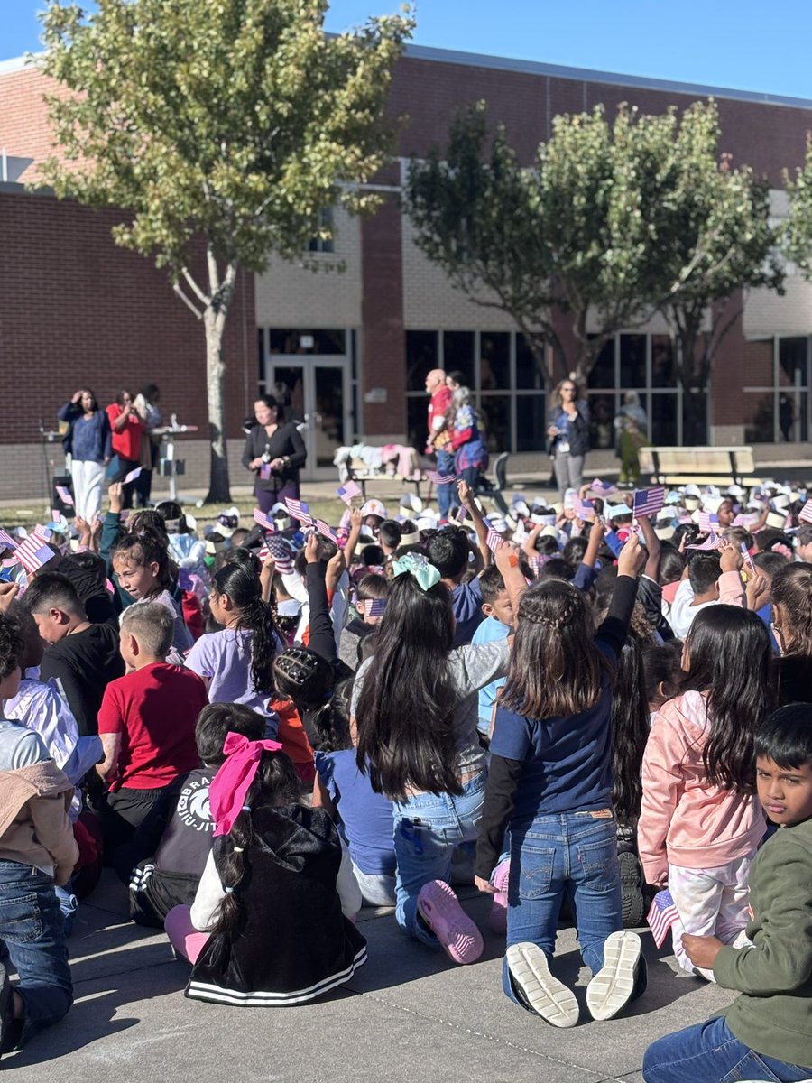 Grateful hearts and thoughtful minds as our students watched the Veterans Day program today. Thank you to all who served! 🇺🇸 
<a href="/CyFairISD/">Cypress-Fairbanks ISD</a> #VeteransDay