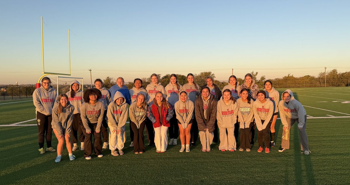 Jagsoccergirls's tweet image. Last PRP this morning 
Thank you girls for investing your time this offseason!! Truly appreciated 
❤️⚽️💙
@MidloHeritage