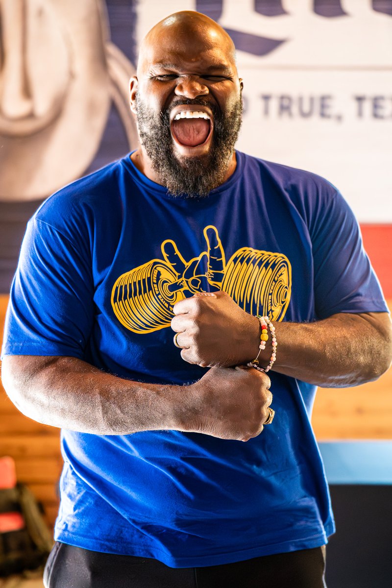 Mark Henry tweet media