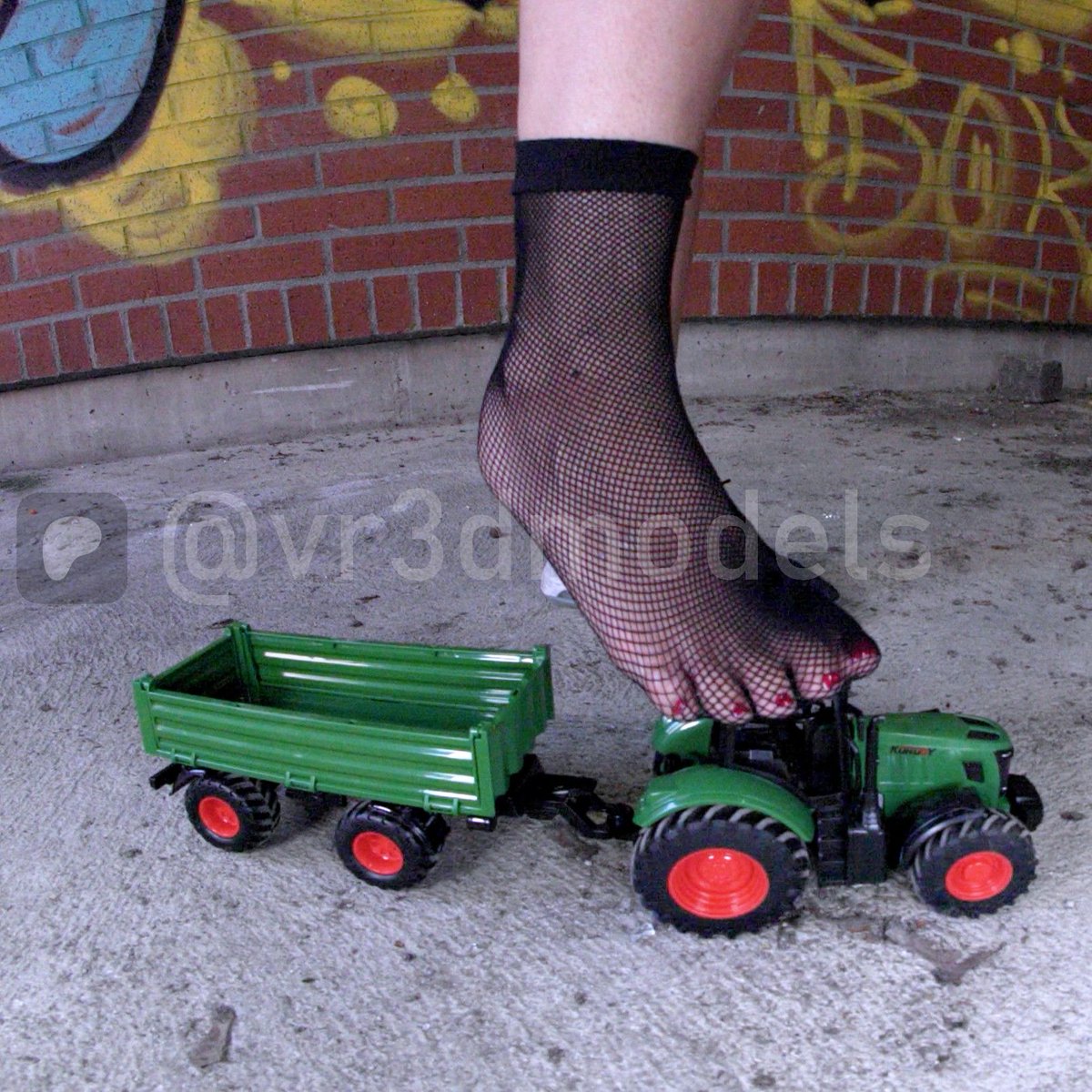 patreon.com/VR3DModels  
This tractor has no clue what's coming – he won't stand a chance against this fierce female power! 💥👠 She stomps and crushes him  domination  😈  

#Trampling #Crushing #Femdom #Giantess #ToyDestroy #ASMR #Satisfying #GirlPower #Shorts #Viral