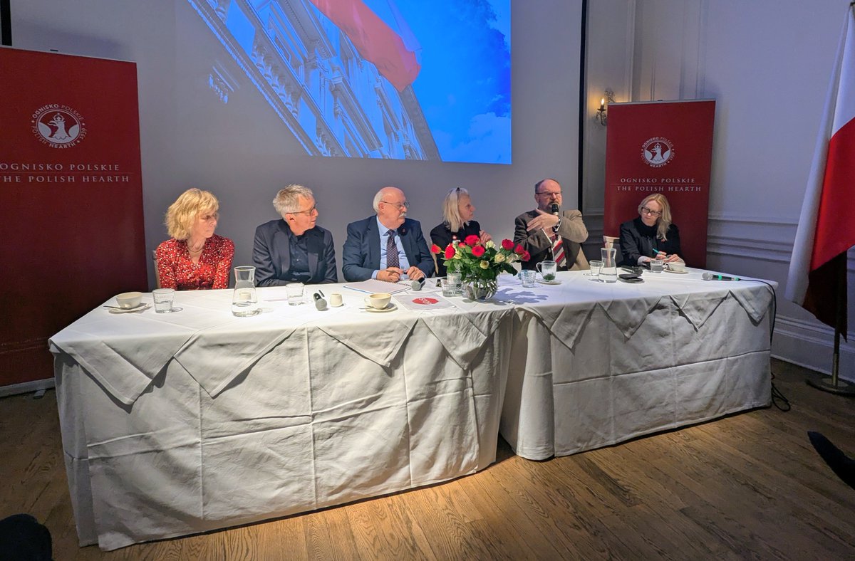 KresyFamily's tweet photo. A very interesting discussion to commemorate Polish independence day, at @ognisko_polskie with speakers including @SilenceInPolish https://t.co/Tp92TgRQFi