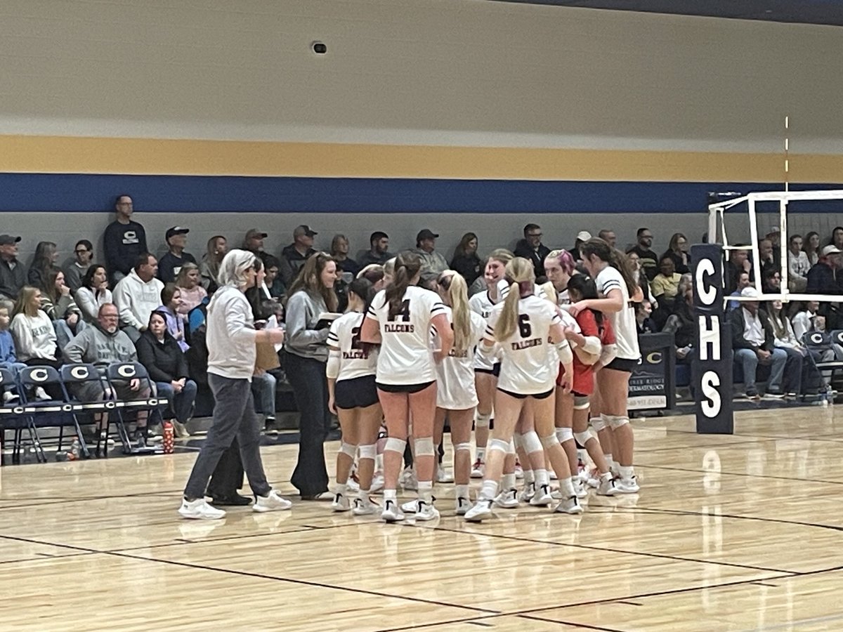 Greg_BHCSports's tweet photo. Region 3D volleyball first set: Abingdon 12, Christiansburg 4. #hcvb https://t.co/R7hVWflwiG