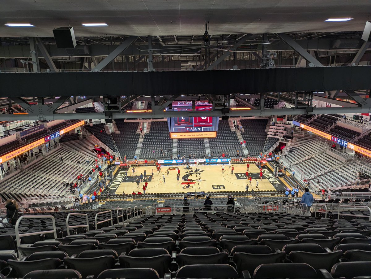 Fifth Third Arena I'm inside of you

#Dayton6th