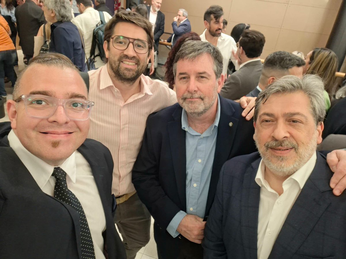 Hoy en la Asamblea del Colegio Público de la Abogacía aprobamos la Memoria y el Balance.
Felicitaciones a las autoridades de la Asamblea, a la presidenta del Bloque <a href="/garciaalej/">Alejandra Garcia</a> y a todos y cada uno de los asambleístas de la Lista Unidad.