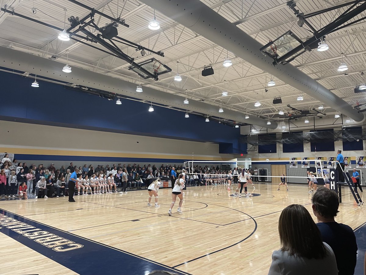 Greg_BHCSports's tweet photo. Region 3D volleyball first set: Abingdon 12, Christiansburg 4. #hcvb https://t.co/R7hVWflwiG