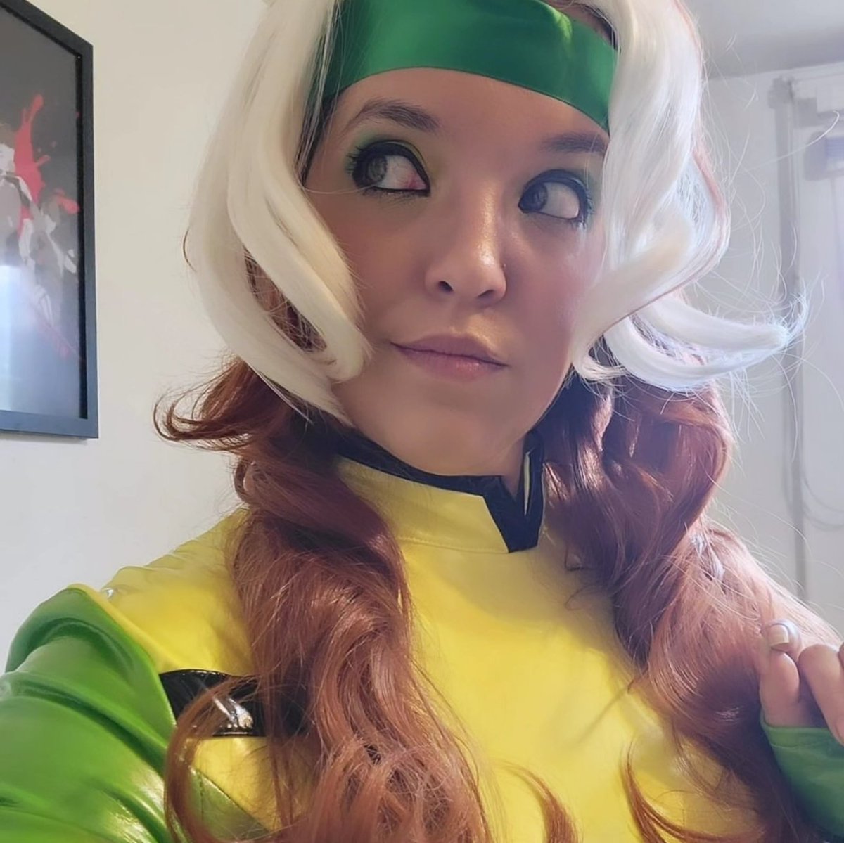 The way <a href="/ASadGoldfish/">A Sad Goldfish | #TDST ⚡️</a> &amp; I looked at each other knowing what must be done for the TL by popular request + game drops