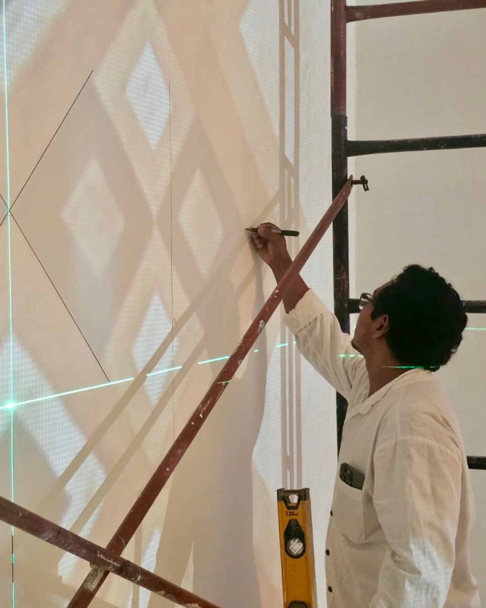 Museo_Marte's tweet photo. “Mi práctica artística es una resistencia con amor, tratando de poner un poco de lo que somos y nos quitaron”. - Mario López -

La inauguración de la exhibición “A lomo de serpiente” es este martes 11 de noviembre a las 7:00 p.m. en📍Museo Marte. https://t.co/CyAm6HekGQ