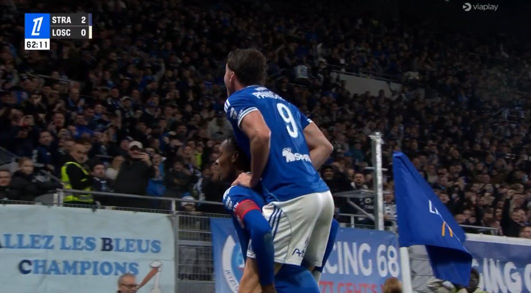 foet247europa's tweet image. Emmanuel Emegha scored a brace as Strasbourg beat Lille 2-0. #RCSALOSC
