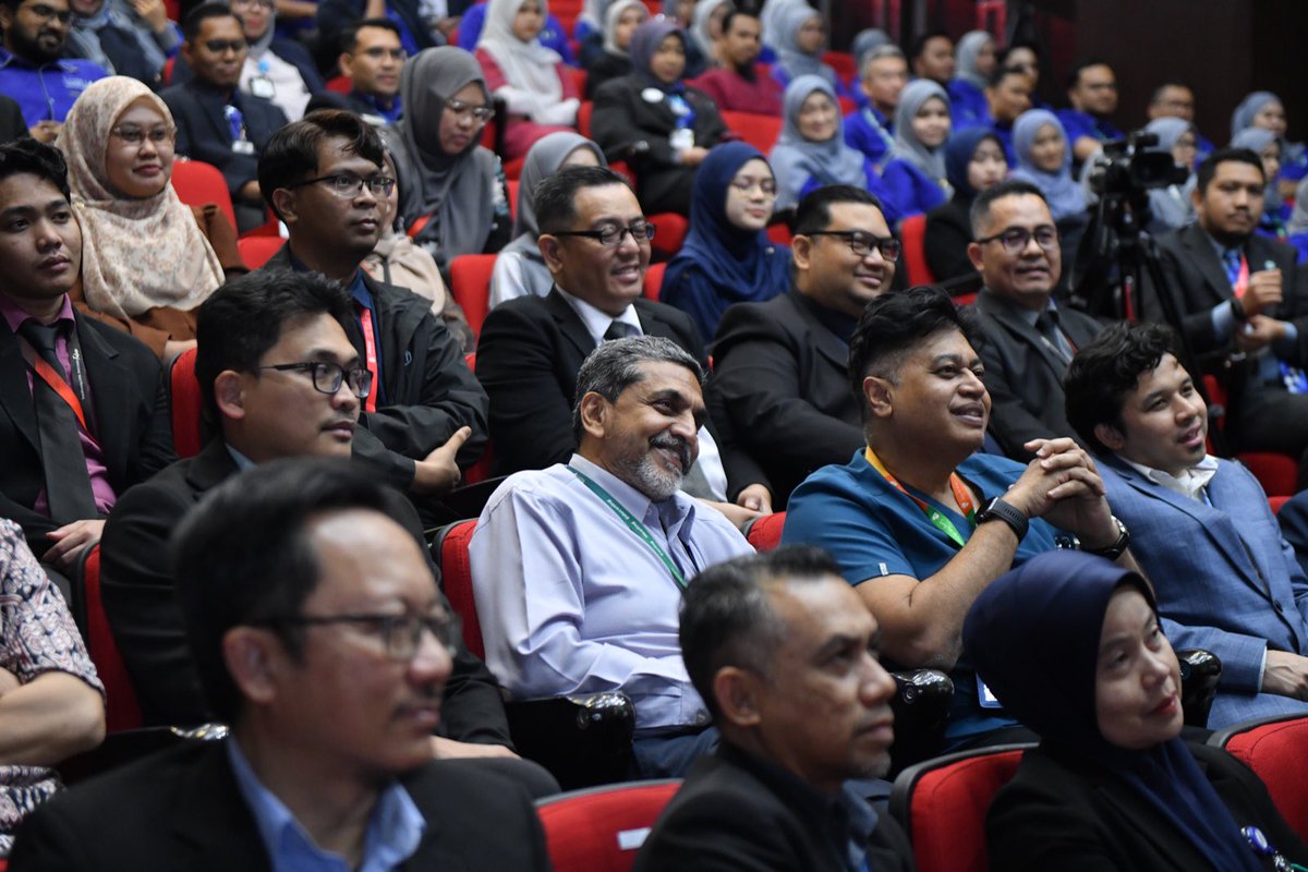 MohdShukriYajid's tweet photo. Well done to the @MSUmalaysia Software Engineering and Digital Innovation Centre (SEnDI) and @msumcmalaysia teams for a successful teamwork on the Healthcare Management System (HMS), reflecting MSU’s strong service culture and dedication to delivering excellence in patient care. https://t.co/iqFb04mZy7