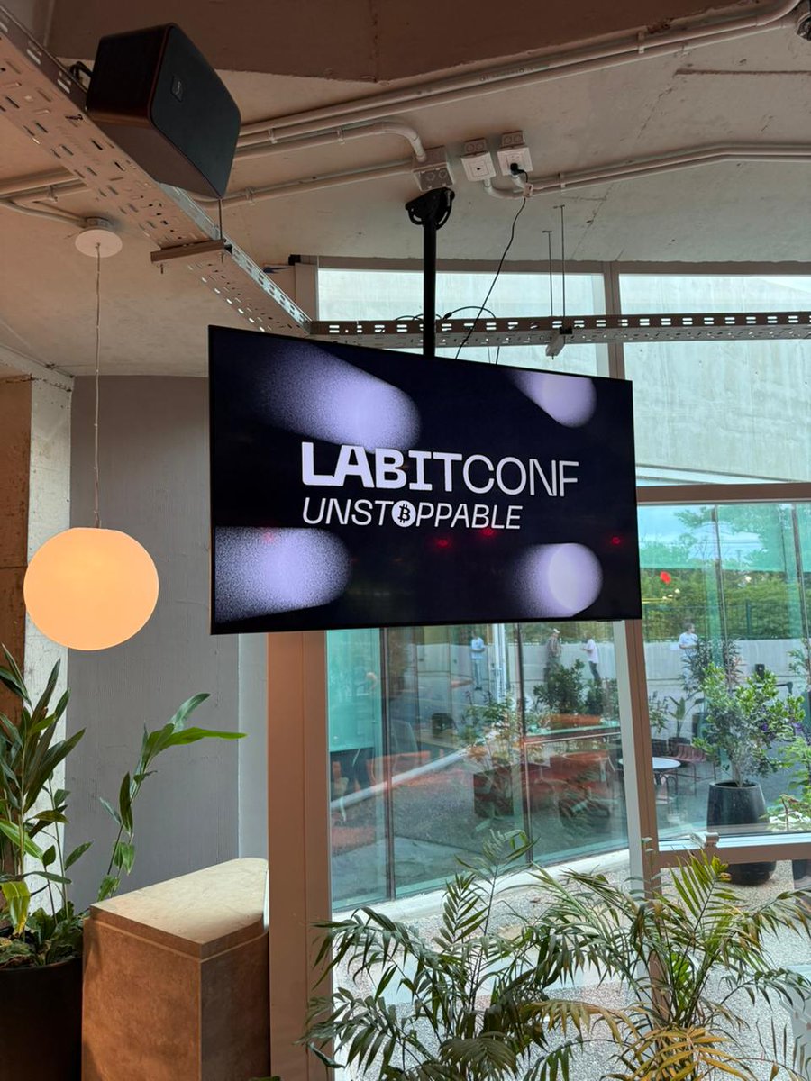 fboiero's tweet image. Buenos Aires volvió a ser el epicentro de la innovación con el inicio de #TecWeek y #LaBitConf 2025.

#LeadersConnect abrió la agenda reuniendo a líderes del ecosistema para impulsar un futuro más abierto y descentralizado.

Con @Xcapit, siendo parte de esas conversaciones que…