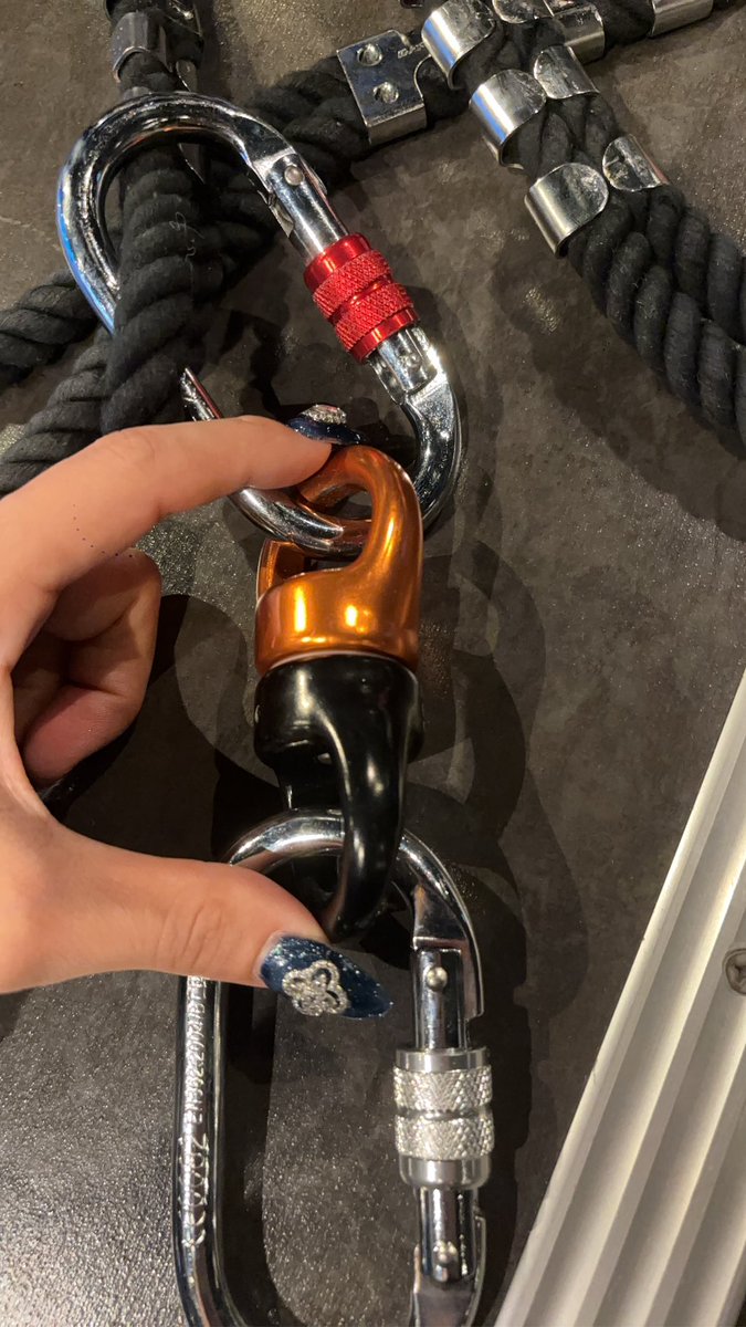 最近カメラロールに自分の写真が無さすぎて、仕事関連の写真ばっかだなと思ったらこんなものまで撮ってて本当に仕事しかしてない携帯だなと思った一枚

みんなこれの名前知ってますか？
最近買ったんですけど、最初名前わからなくて買おうにも検索するの大変でした🙃