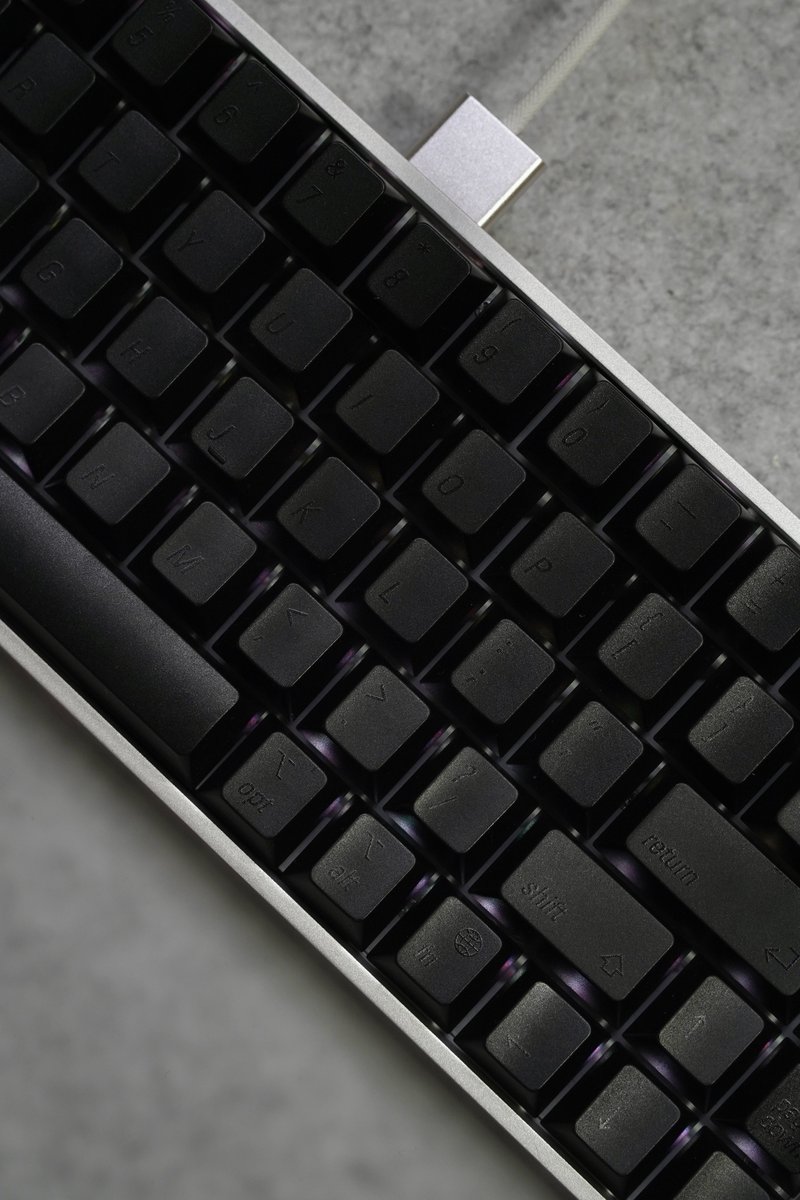 AnomaloG's tweet image. ブラックとシルバーの組み合わせ、良い。
#lelelab #keycaps