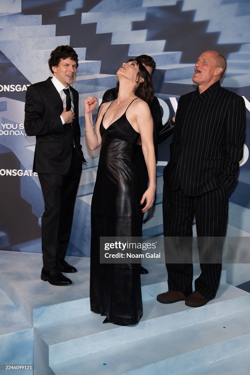 healerstag's tweet photo. lizzy archive ೀ @caplanfiles: lizzy caplan bwing SILLY AS HELL ON MAIN at the nysm3 nyc premiere <333 https://t.co/QNEqzSu6sk