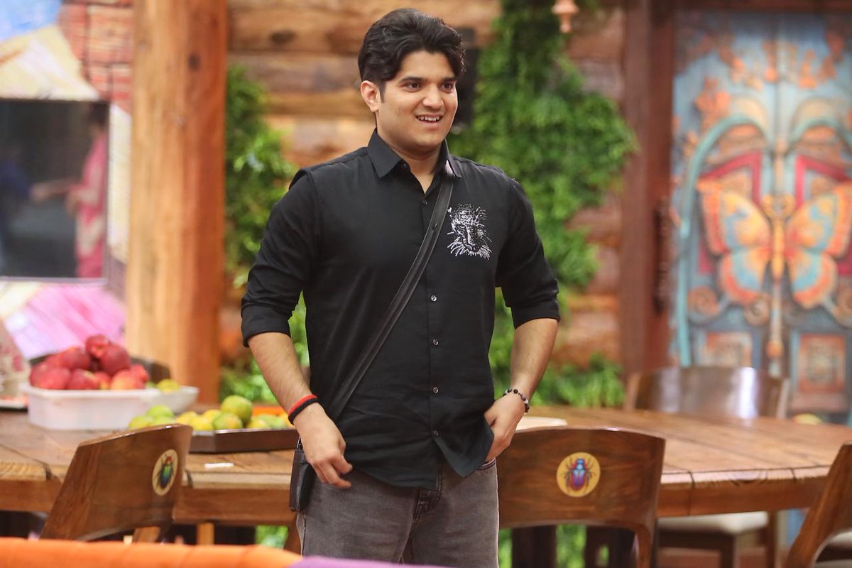 MallPawan36215's tweet photo. Agar scripted hi kar rahe ho to thoda script pe dhyan do kam se kam natural to lage￼ #BB19 #MridulTiwari https://t.co/N6mjslyPJi