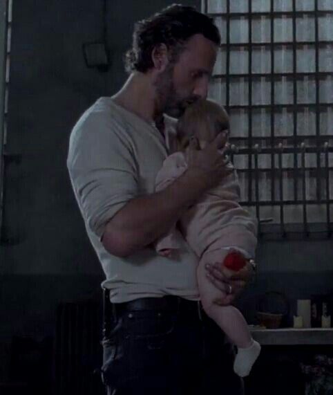 frzzbee's tweet image. Mama...