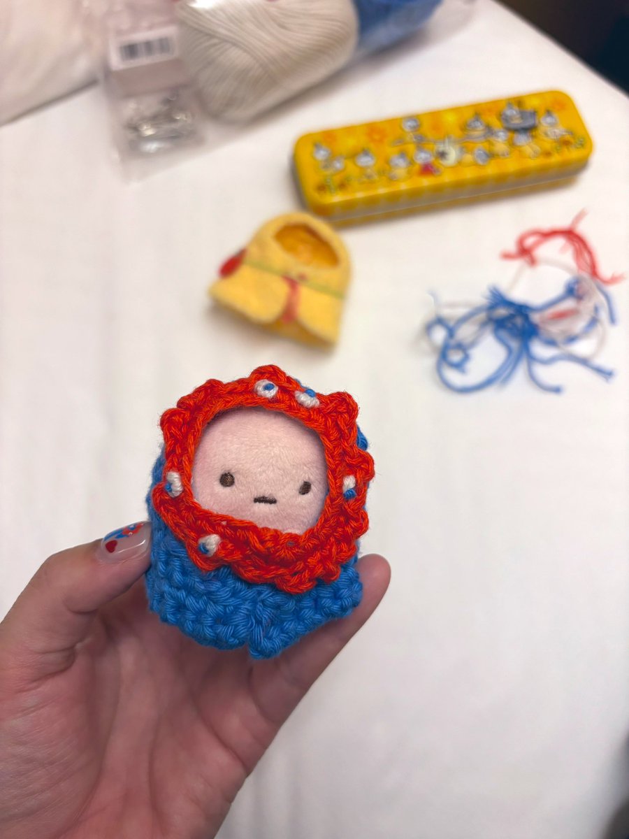 たぴおか いつも旅行にタピオカを連れてってぬい撮りしてる長女から、冬服を作っ