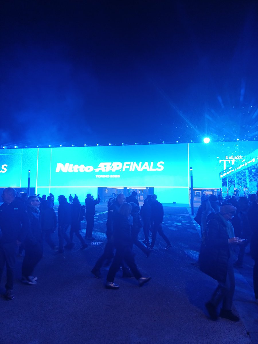 Ma che partite ho visto dal vivo!!! Sicuramente le più belle finora ma probabilmente di tutto il torneo! Mi è andata bene! E domani si tifa Jannik 🦊! #ATPFinals #Torino