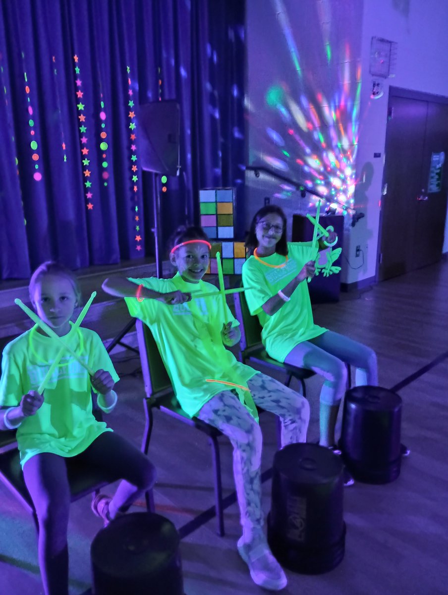 On 10/31/25 Barton Pond hosted its annual glow party to celebrate meeting its PTA's fundraising goal. The Barton Pond percussion ensemble performed with their electric green drumsticks! They look forward to performing at this event next year!