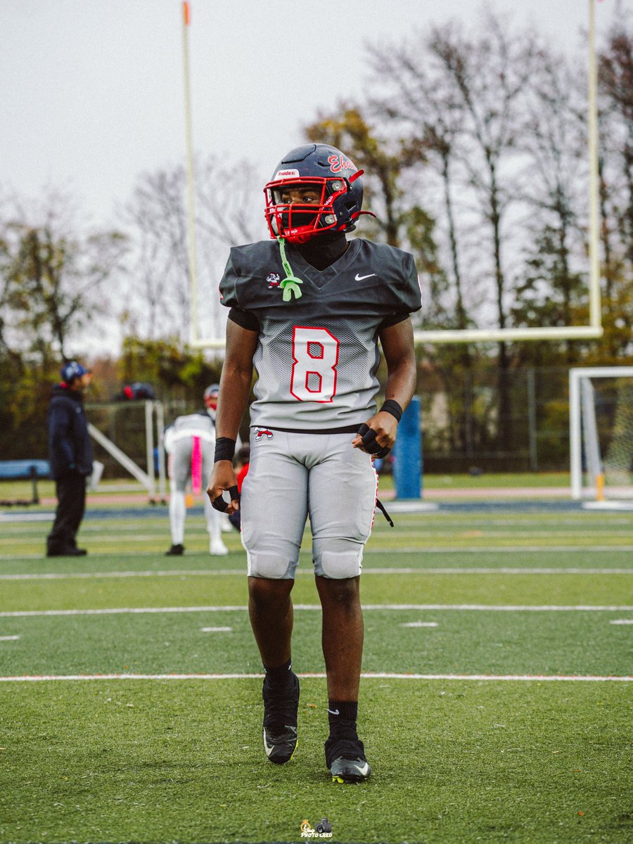 Sophomore Year Regular Season Film !

hudl.com/v/2TB6yB