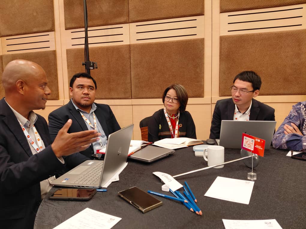 UNFPATimor's tweet image. 🌏 The first-ever #ASEANUNFPA Forum on #PopulationDynamics &amp;amp; Development kicked off in Kuala Lumpur! Leaders &amp;amp; experts from all 11 ASEAN countries, including TL, discussed youth, fertility, family, &amp;amp; migration to harness demographic opportunities.
more: asiapacific.unfpa.org/en/news/ageing…