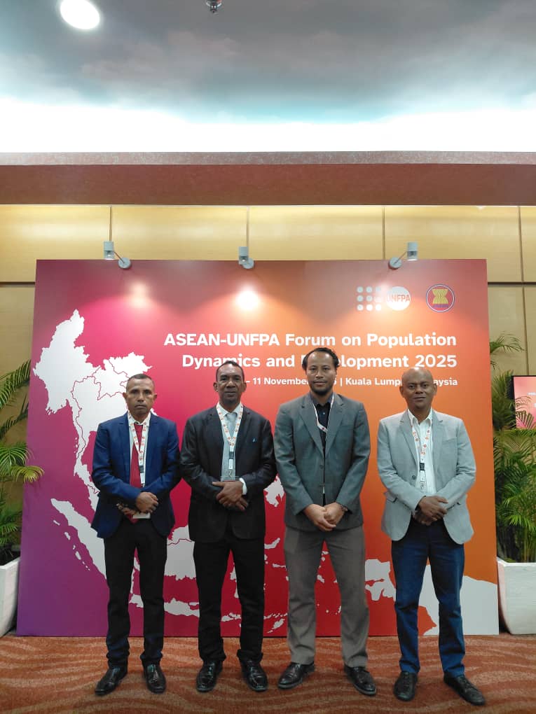 UNFPATimor's tweet image. 🌏 The first-ever #ASEANUNFPA Forum on #PopulationDynamics &amp;amp; Development kicked off in Kuala Lumpur! Leaders &amp;amp; experts from all 11 ASEAN countries, including TL, discussed youth, fertility, family, &amp;amp; migration to harness demographic opportunities.
more: asiapacific.unfpa.org/en/news/ageing…