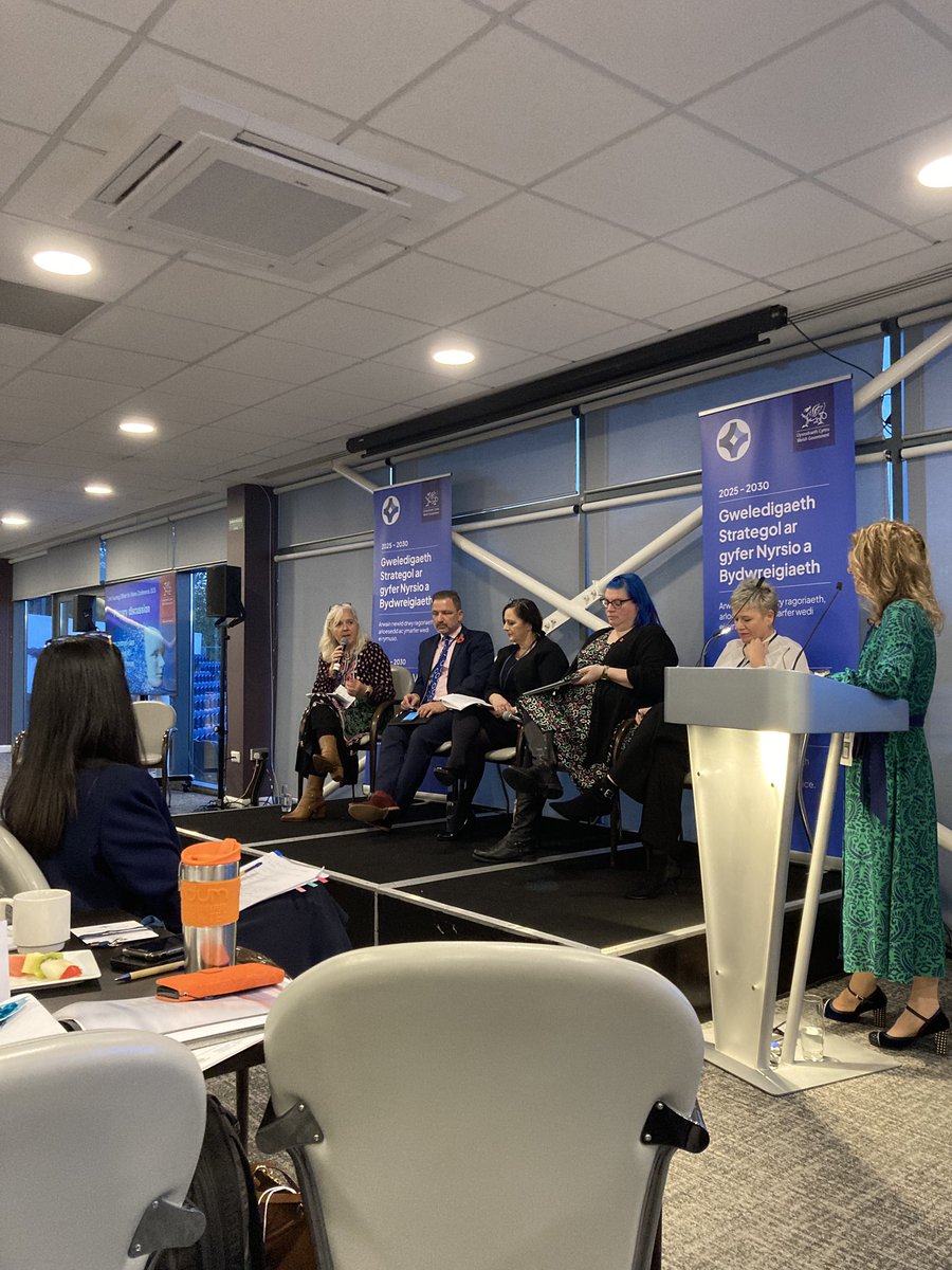 Braf cyflwyno a Sarah heddiw yng Nghaerdydd, a diolch am y gefnogaeth Paul Labourne ac am y croeso Sue Tranka ar tîm. 

The Advancing Communication Skills of Nursing Students through interactive theatre. 
#CNOCymru
<a href="/mencapmon/">Mencap Mon</a> 
#HijinxTheatre 
 #HealthSciences <a href="/BangorUni/">Bangor University</a>