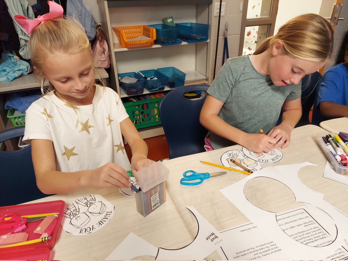 jsaunders2nd's tweet image. Last week, we met with our buddy class to make Veterans Day Cards for our family members who have served in the military. Happy Veterans Day, we honor you and thank you for your service.  #MrsSaundersScholars #hawksSOARtogether #oneccps @OldHundredES