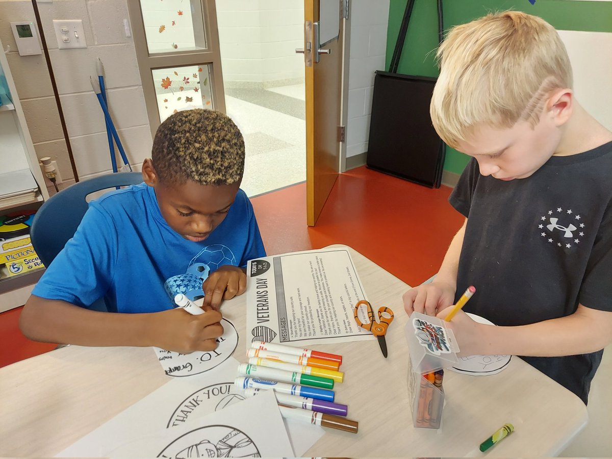 jsaunders2nd's tweet image. Last week, we met with our buddy class to make Veterans Day Cards for our family members who have served in the military. Happy Veterans Day, we honor you and thank you for your service.  #MrsSaundersScholars #hawksSOARtogether #oneccps @OldHundredES