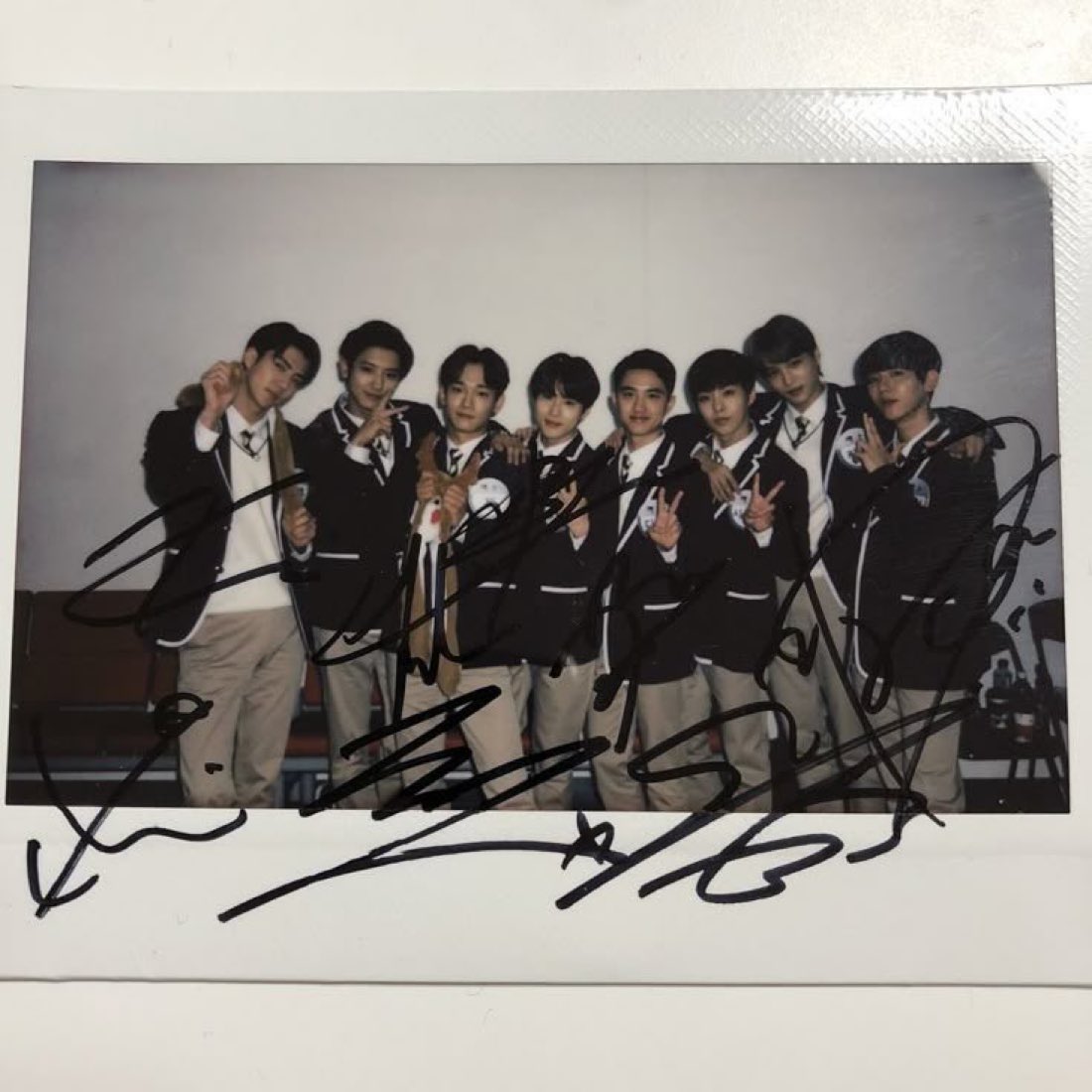 เห็นรูปละน้ามตาซึมคิดถึงอซㅠㅠㅠㅠㅠㅠㅠㅠ