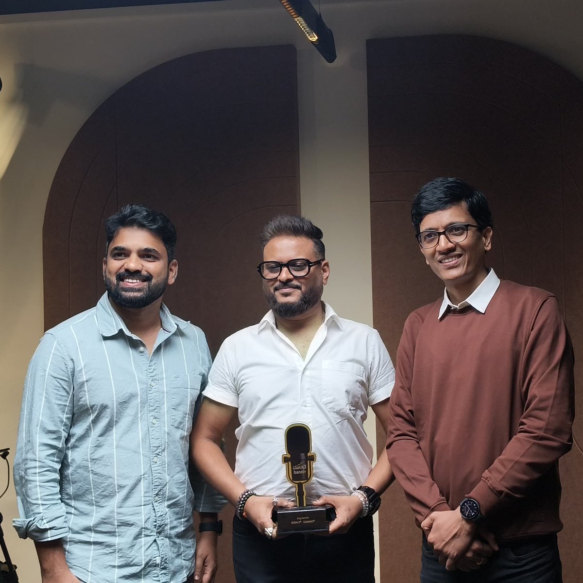 “At Oberoi, I learned that no job is too small. That lesson helped me build two companies from scratch.”

Our next guest on <a href="/mundhebanni/">ಮುಂದೆ ಬನ್ನಿ</a>  is a young entrepreneur from Bengaluru whose parents hail from Bagalkote district. A typical old Bengaluru boy with middle class roots and an