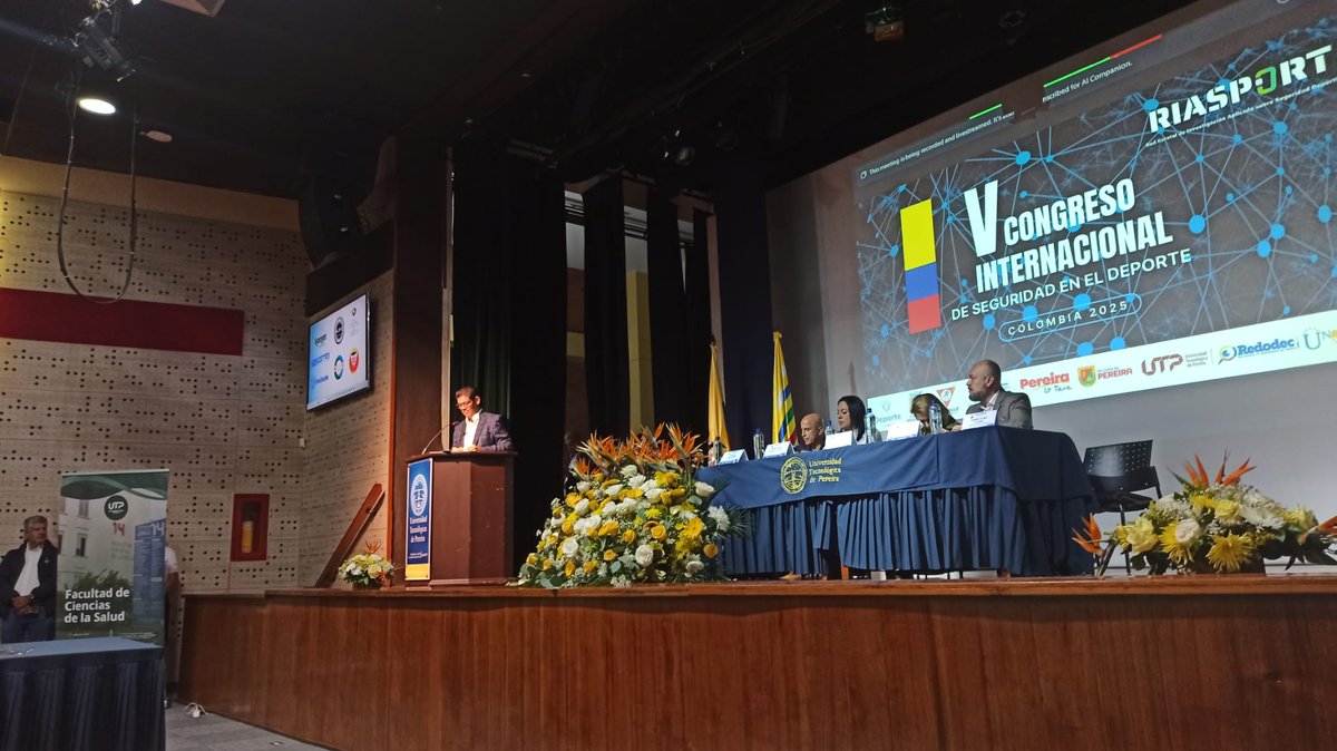 DrFloresAllende's tweet image. A nombre de @RIASPORTSD agradezco y felicito a Colombia 🇨🇴 por acoger el V Congreso Internacional de Seguridad en el Deporte. @MinDeporteCol @Alcaldiapereira @UTPereira  se consolidan como epicentro continental para nuevos estándares y políticas públicas en deporte seguro.
