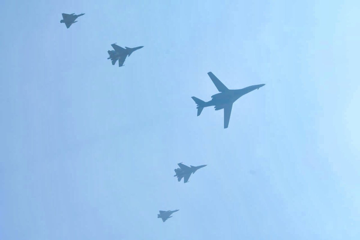 SouthAsiaIntel's tweet photo. INDIA–US AIR EXERCISE🇮🇳🇺🇸

The Indian Air Force and United States Air Force are engaged in a bilateral exercise from 10–13 Nov 25, aimed at fostering mutual learning and enhancing interoperability.
USAF is participating with the B-1B Lancer.

#IAF #USAF #StrengthInPartnership https://t.co/NyeNjlEUHb