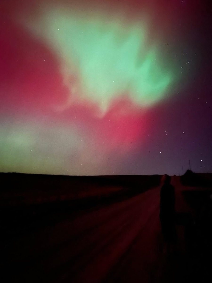 #northernlights were spectacular away from the city. Found a gravel road in Western Iowa about 1 mile south of Beebeetown.