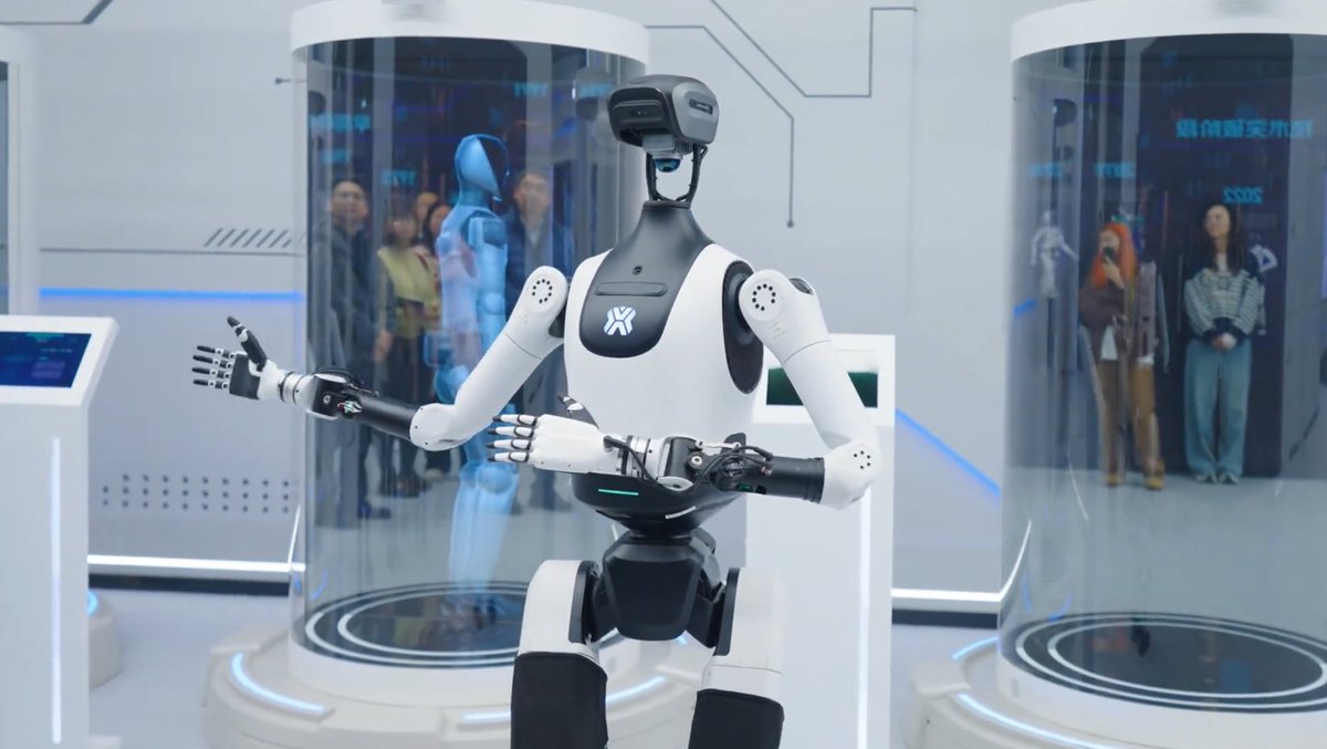 Inspire_robots's tweet image. 🤖 When a robot is equipped with dexterous hands,it is no longer just a mechanical demonstrator — it becomes a true guide.
Its agile fingers move in sync with voice narration, precisely pointing to each exhibit and performing smooth, expressive gestures.