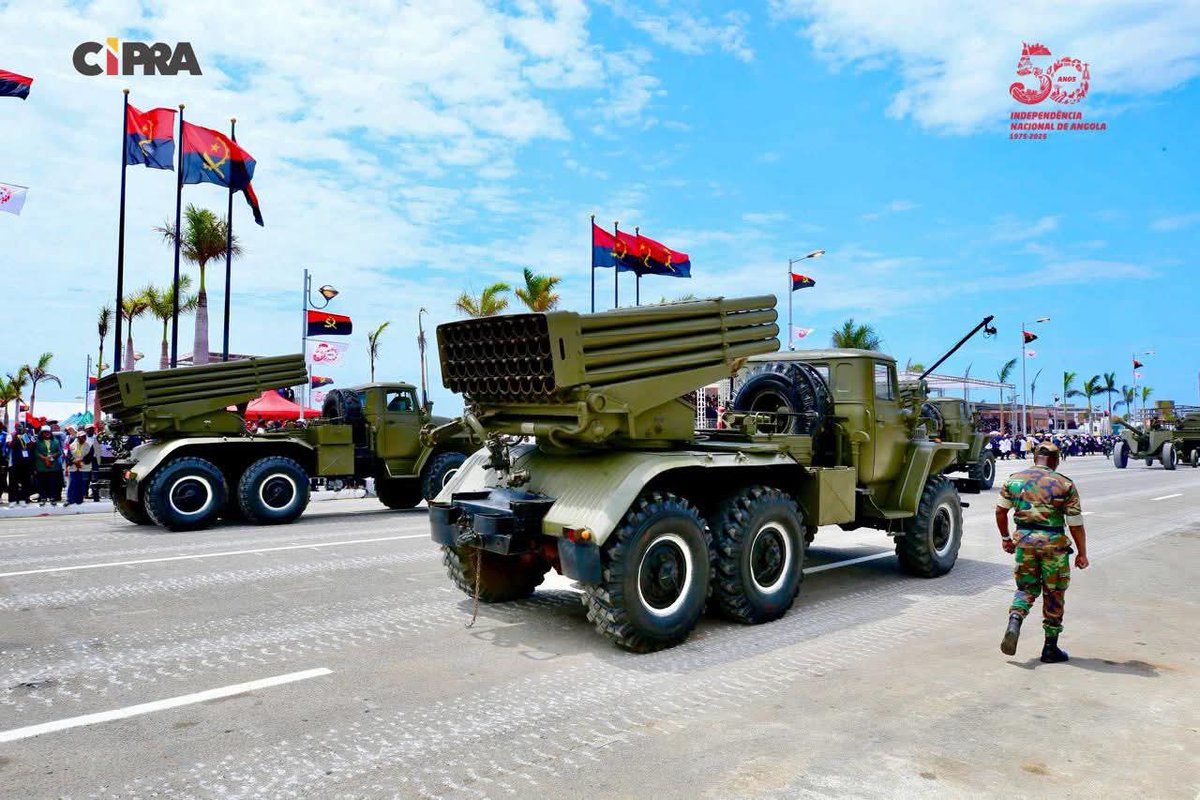 #Angola #50ans : Angola, pays voisin de la RDC a fêté hier ses 50 ans d'indépendance. <a href="/fatshi13_/">Félix A. Tshisekedi</a> le Grand absent lors du défilé. Est-ce une diplomatie agissante ou une isolation diplomatique? <a href="/wembi_steve/">Steve Wembi</a> <a href="/StanysBujakera/">Stanis Bujakera Tshiamala</a> <a href="/peroluwara1/">peroluwara1</a> <a href="/bibikapinga243/">Bibi Kapinga</a> <a href="/Bibishe6/">Bibishe Pascaline N</a>