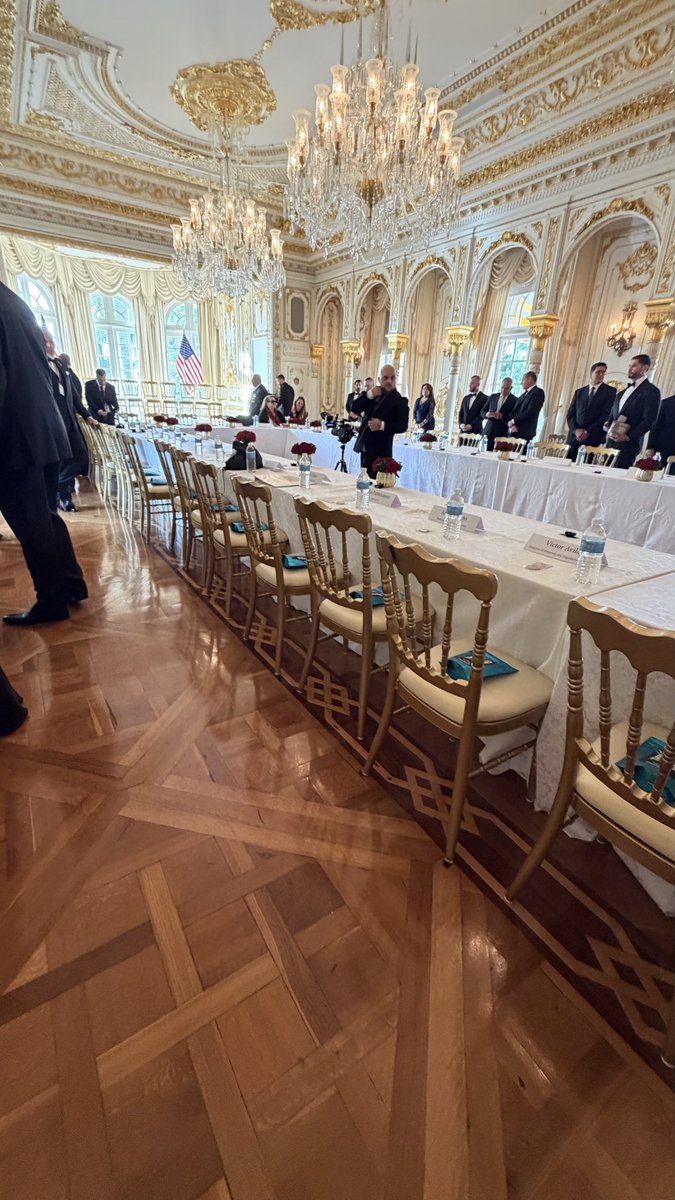 717CapitalAI's tweet image. Total Crypto AI market cap sinks -7.81% as DOW futures open at record high.

- $WIRE completes a successful private roundtable meeting @ Mar-A-Lago;

- Potential $ETH supply shock as Binance order books hit 6 month low;

- @virtuals_io agent token volume dramatically subsides,…