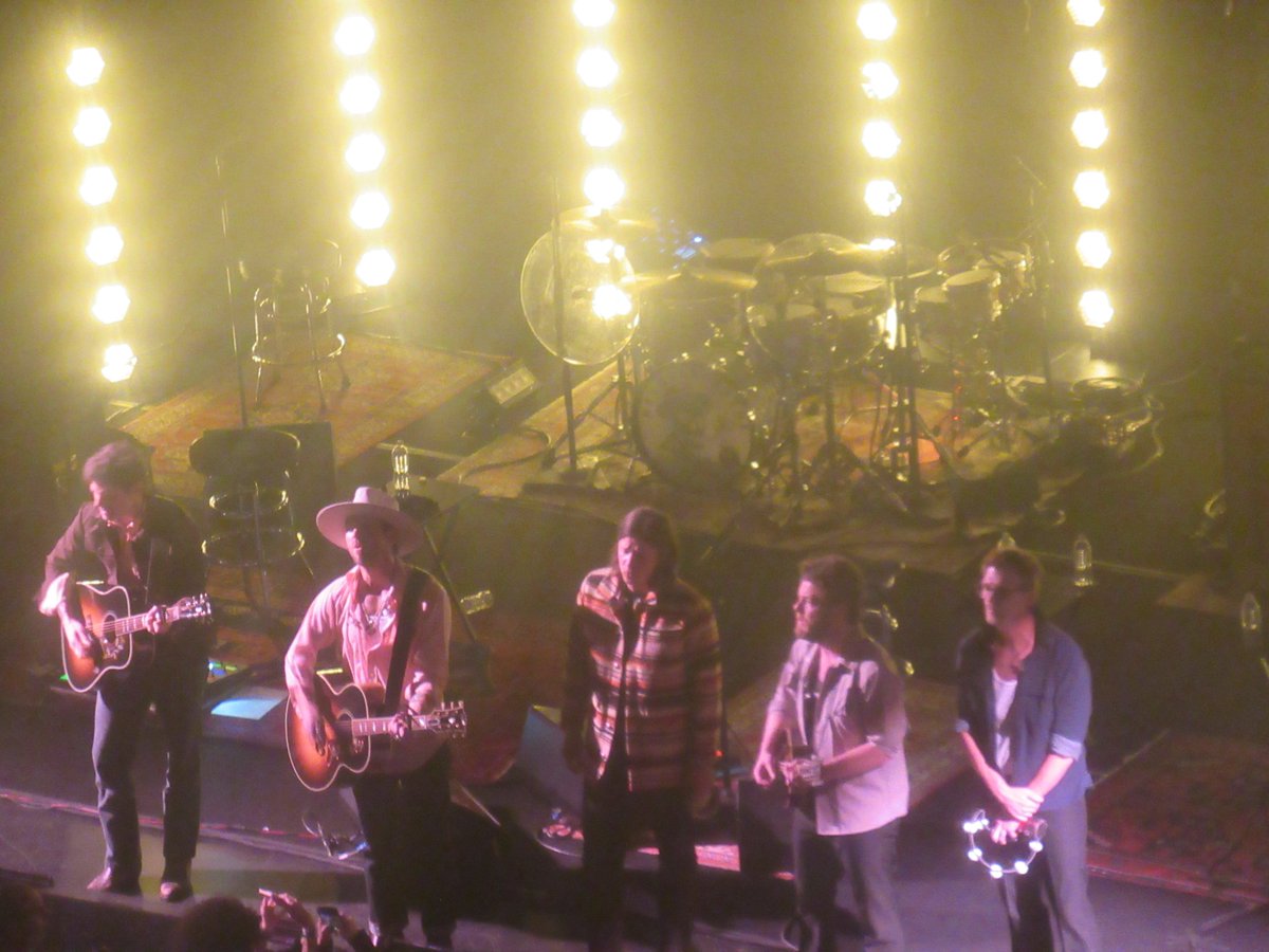 QOTDCT's tweet image. #RecentlyInCT / #RecentConcertsInCT:
@Needtobreathe @PalaceStamford, 11/8/2025,
in its final tour with @DrSethBolt [2], and joined by @IAmBreKennedy [3/top]

(#LightingIssues)