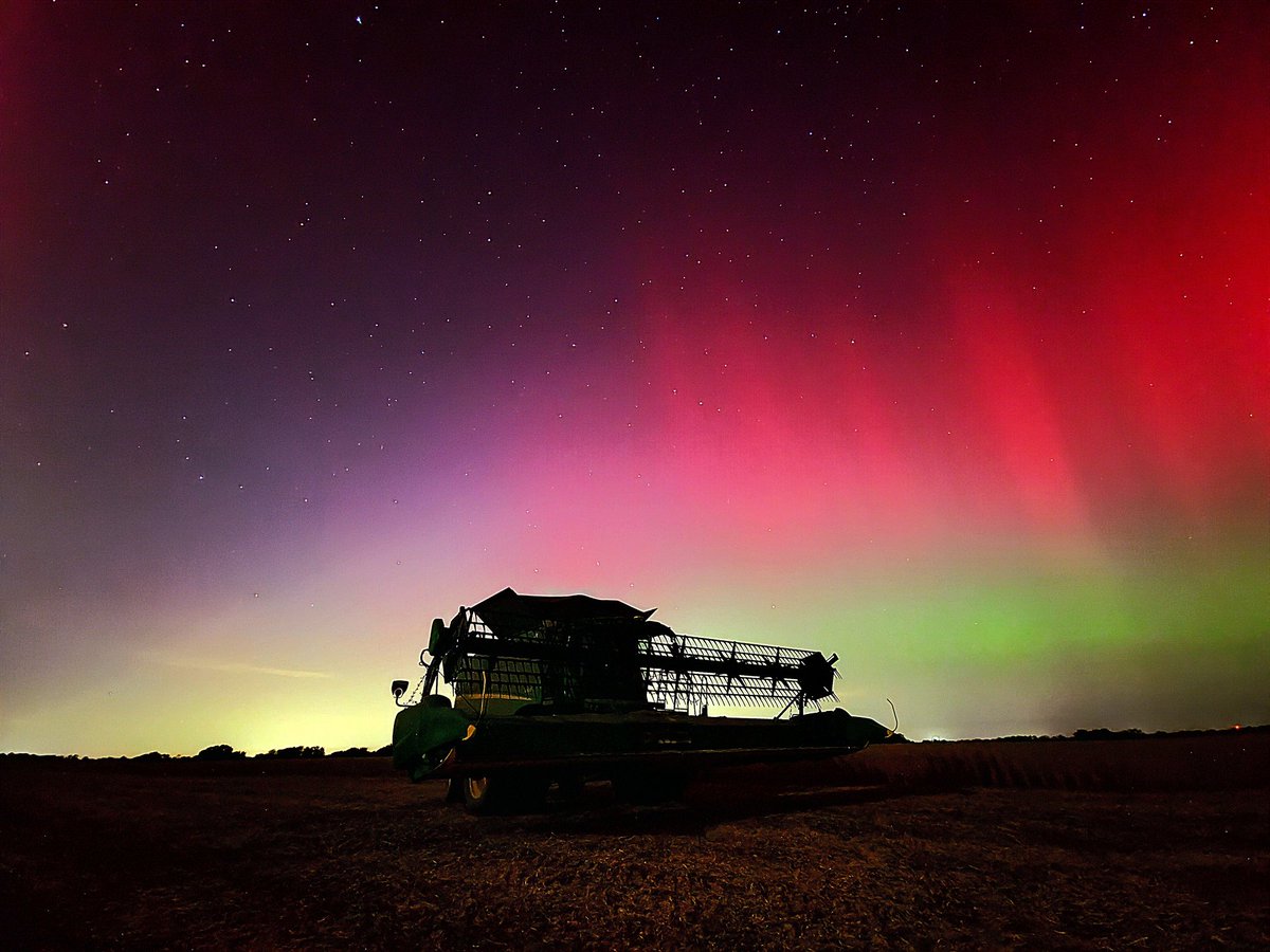 SBPcoin's tweet image. Good night! Anyone catch the aurora&apos;s tonight? Absolutely stunning some of the best ones I have ever seen in Missouri by far!