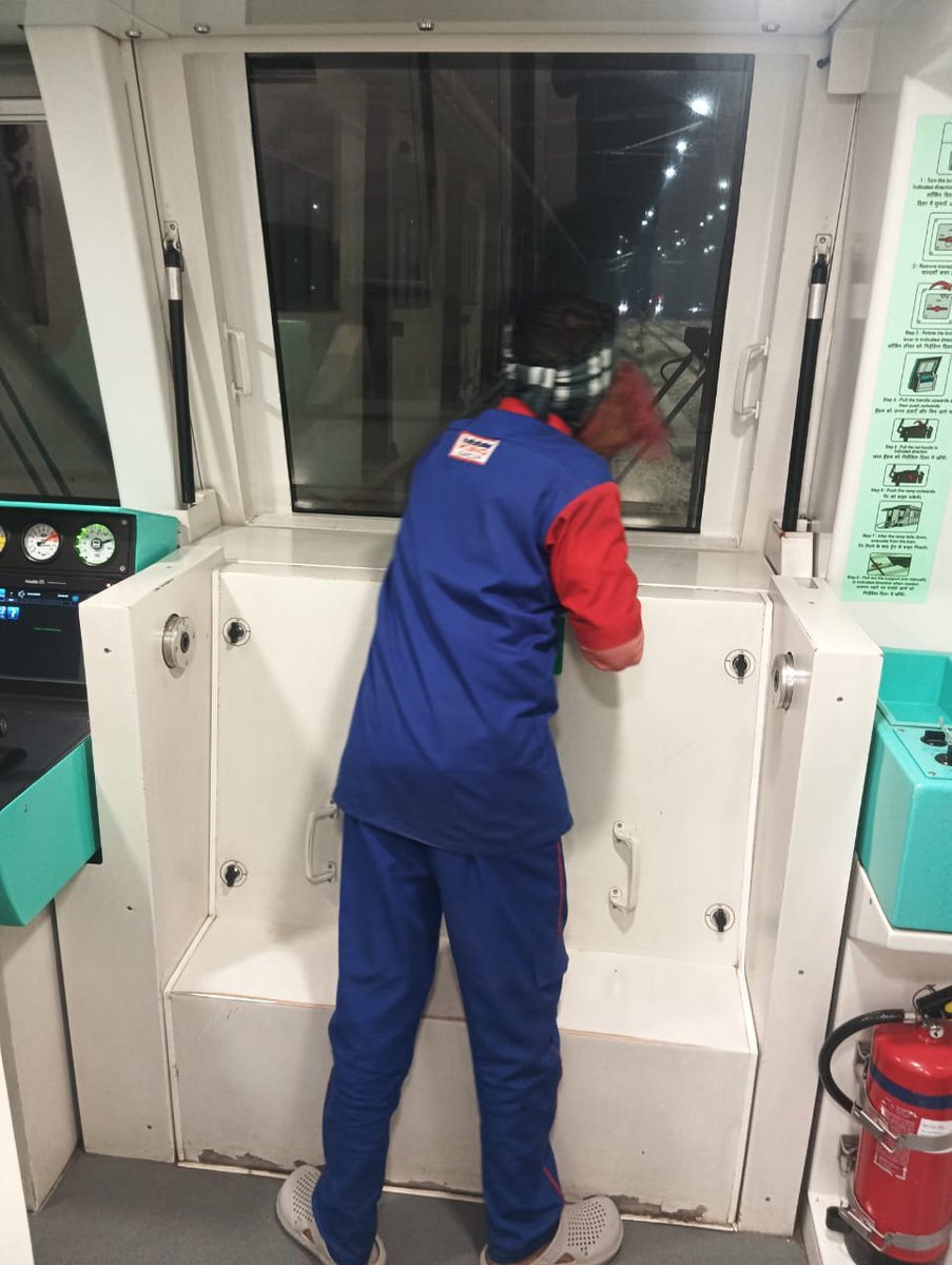 Kinggrouppvtltd's tweet photo. Clean Metro. Clean City. Clean India. 🇮🇳
King Group takes pride in maintaining the cleanliness of Noida Metro with dedication and discipline.
#NoidaMetro #KingGroup #SwachhBharat #CleanIndia #SwachhataHiSeva #SwachhBharatMission
#KingSecurityGuards https://t.co/Lp07NyxpOM