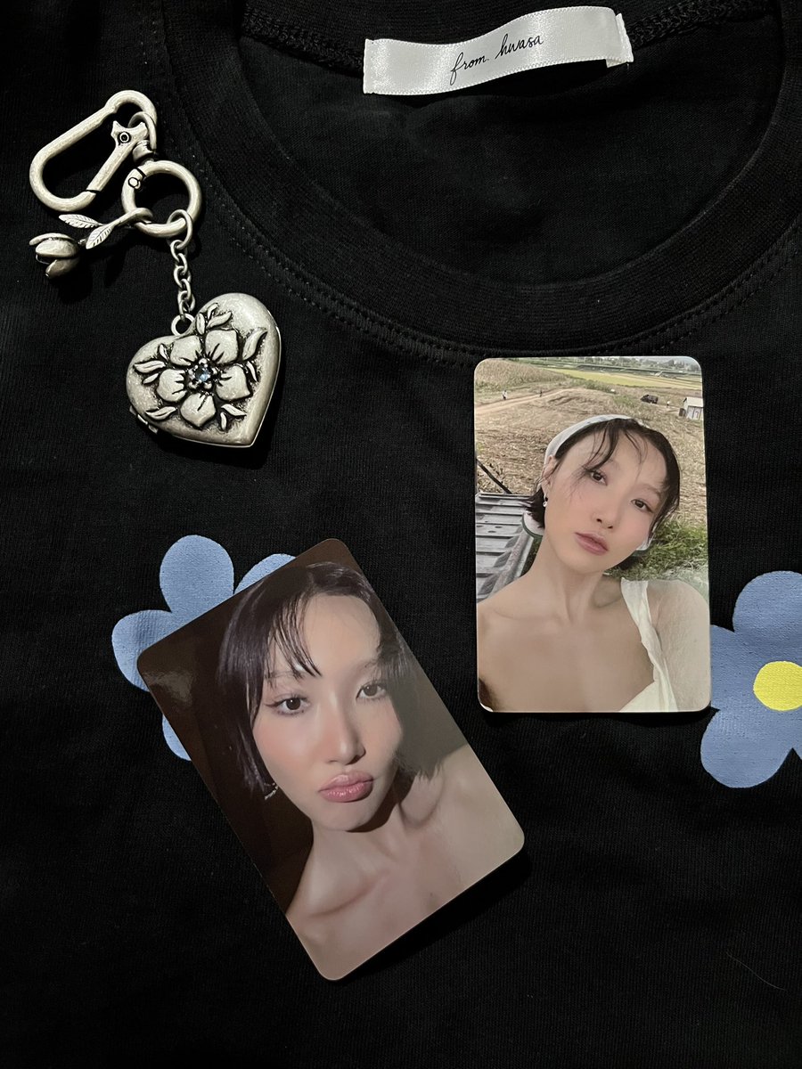 lionhyegi's tweet photo. my good goodbye merch is finally hoooome, thank youuu π§‘ @MooltiMerch #mooltiplefeedback https://t.co/YNRqF7wACE