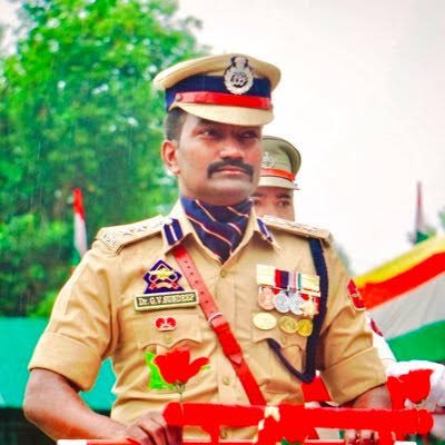 gultwarrior's tweet image. He saw a few posters in Srinagar and insisted on finding out who put them up. This is an example of excellent police work saving many many lives

Respect to the hero Sundeep Chakravarthy from Andhra Pradesh