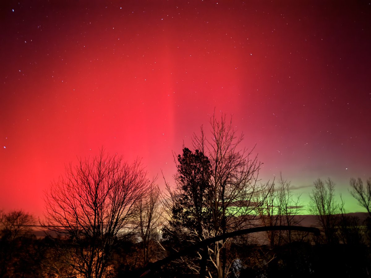 Elicaldwell's tweet photo. @StefanBurnsGeo #Aurora West Virginia https://t.co/3jxlPLaVje