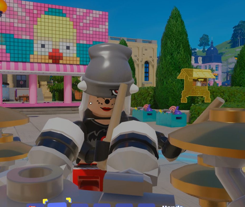 WHY DOES SHE LOOK LIKE THAT <a href="/FortniteStatus/">Fortnite Status</a>