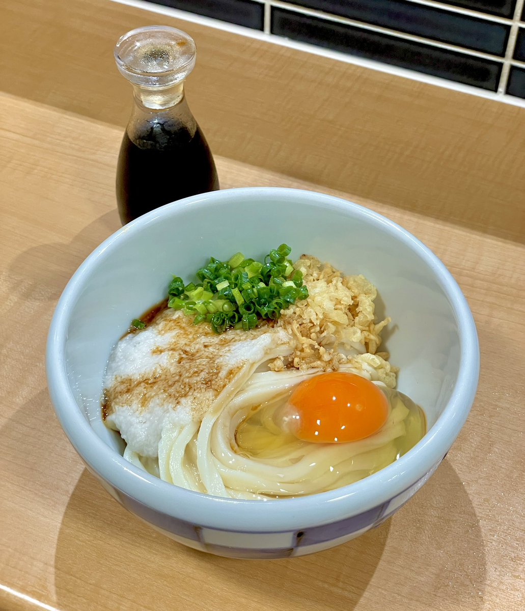 udon_shiro_obi's tweet image. 今週も営業始めさせていただきます。
平日の営業時間
昼　11:30〜14:00
夜　17:30〜19:30

土日の営業時間
11:30〜14:00

麺切れの場合早仕舞いありです。
高額紙幣使えません。
あらかじめ1000円札のご用意お願いします。

宜しくお願いします。