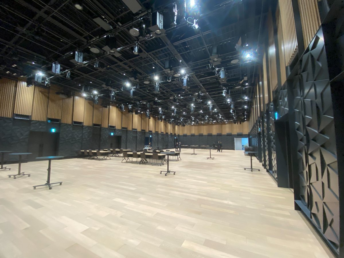 メルカリグループ7年ぶりのテックカンファレンス「mercari GEARS 2025」、いよいよ明日開催です！
本日は会場であるTODA HALL &amp; CONFERENCE TOKYOにて設営準備とリハーサルがおこなわれます。
残りわずかですが、まだ参加登録を受け付けているので、まだの方はぜひご登録ください。
#mercarigears2025