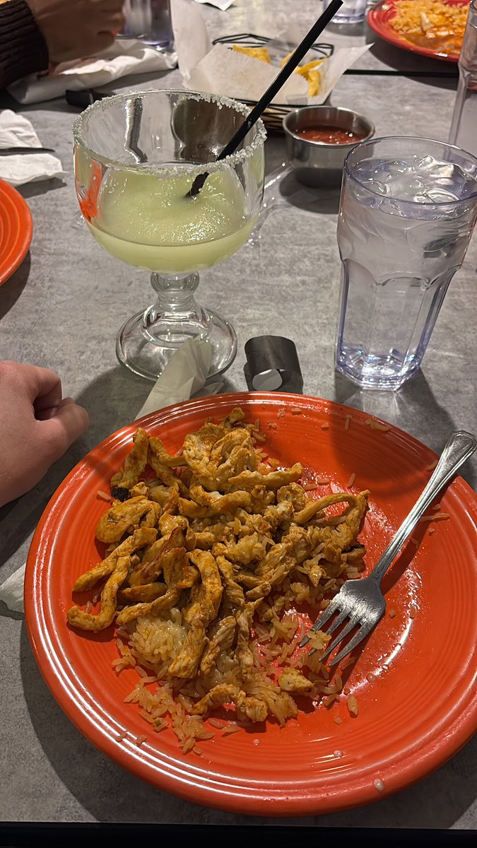 VTUltimateB's tweet image. maintaining the second degree mexican tradition* with a @DeferredWalkOn approved entree

*not during a tourney tho